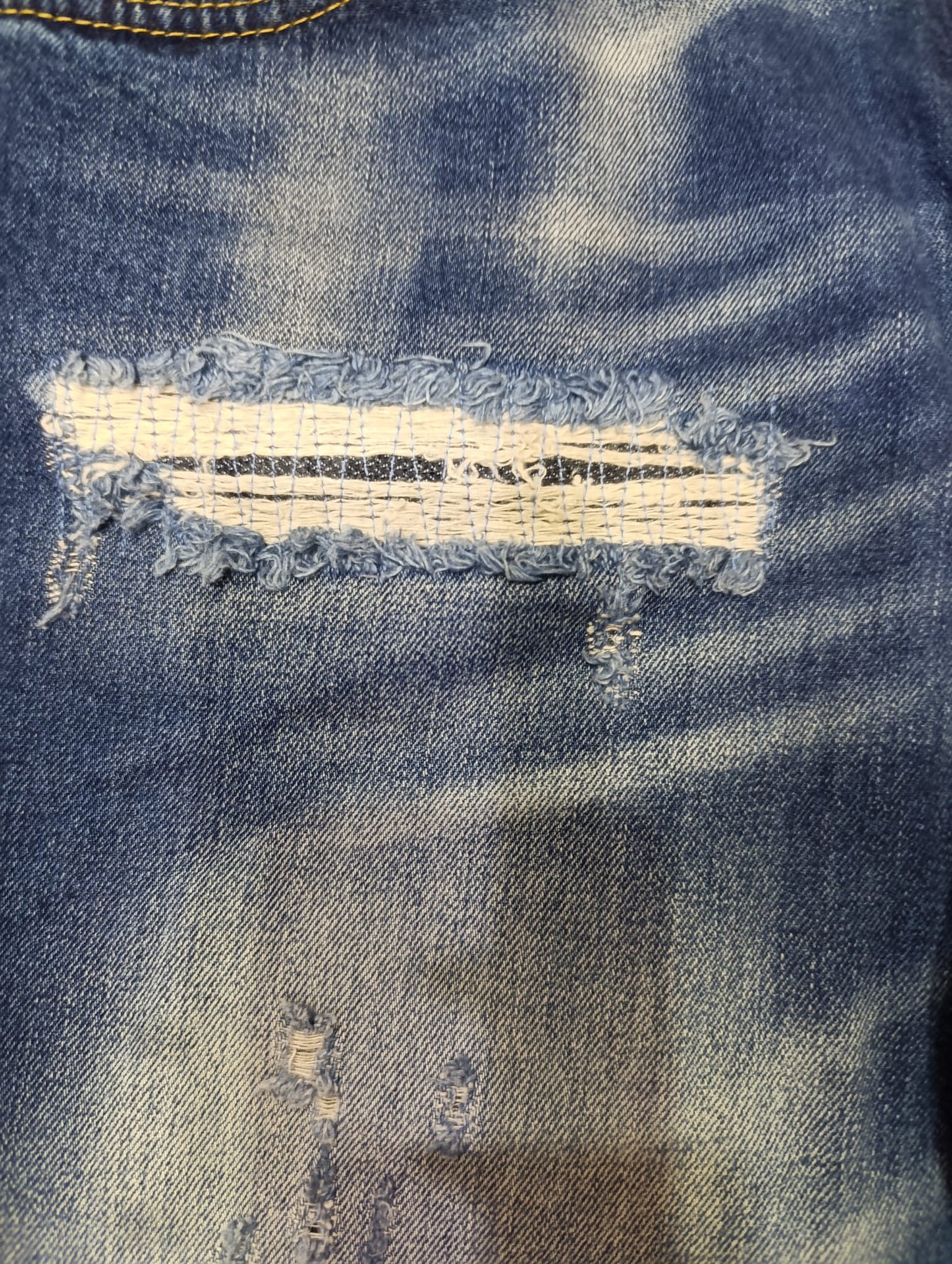 Bermuda di Jeans VRSC con strappi