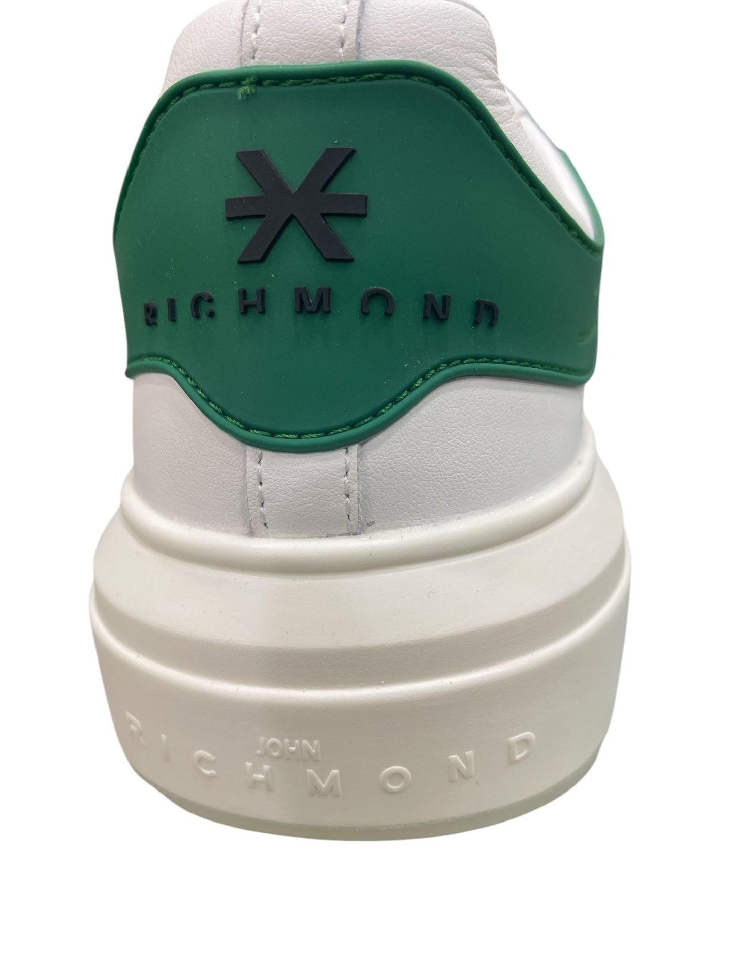 Sneakers JOHN RICHMOND con dettaglio verde.