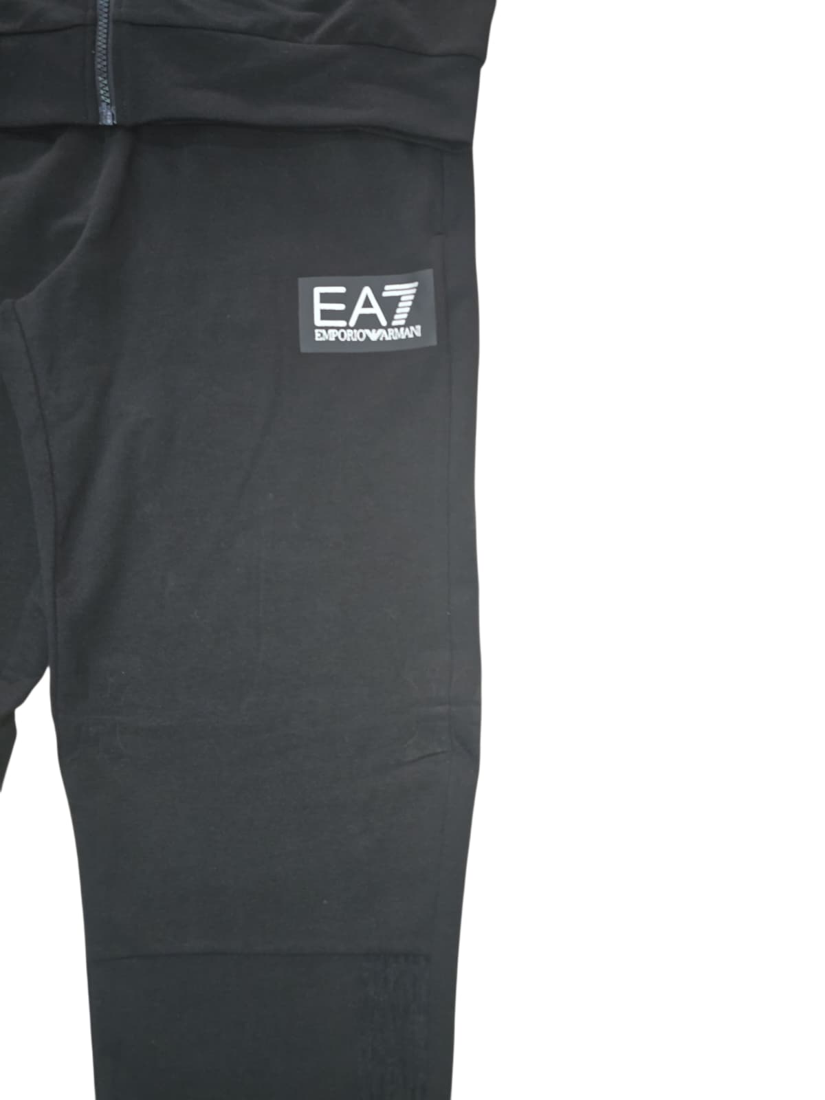 Tuta Emporio Armani nera logo lato cuore EA7
