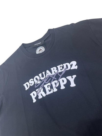 T-shirt DSQUARED2 varie colorazioni logo centrale.