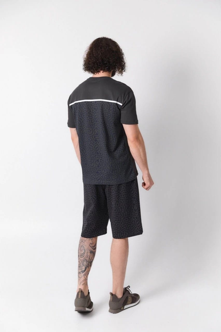 T-shirt EMPORIO ARMANI con cornice grafica