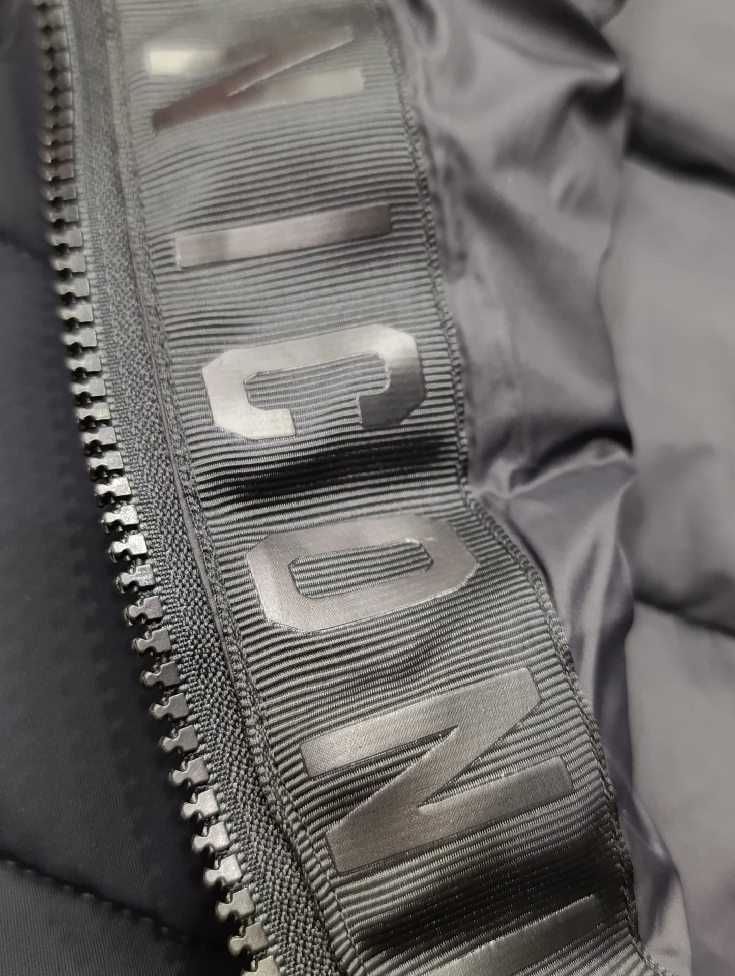 Smanicato ICON logo piccolo stampato