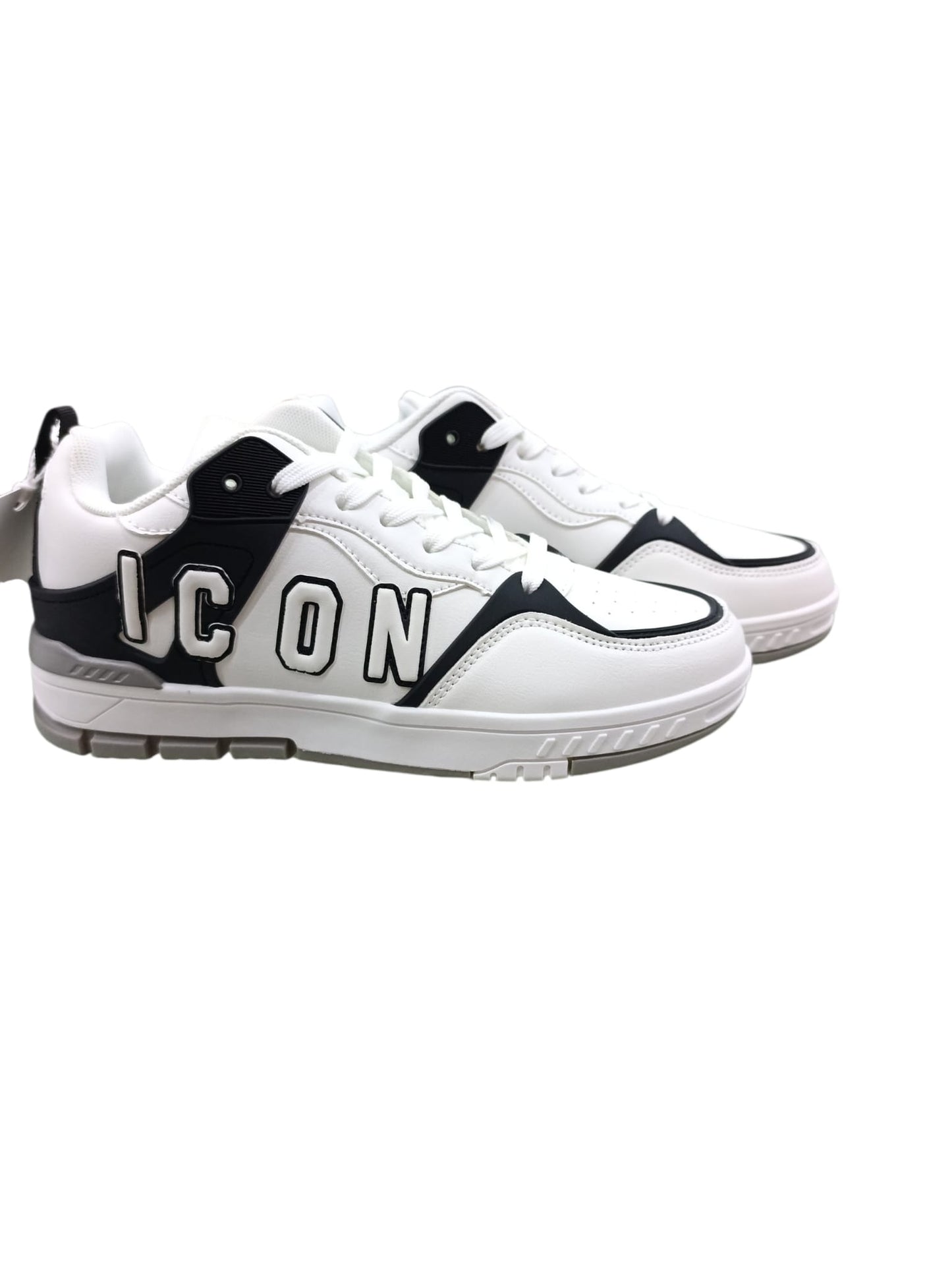 Sneaker ICON con maxi logo a rilievo
