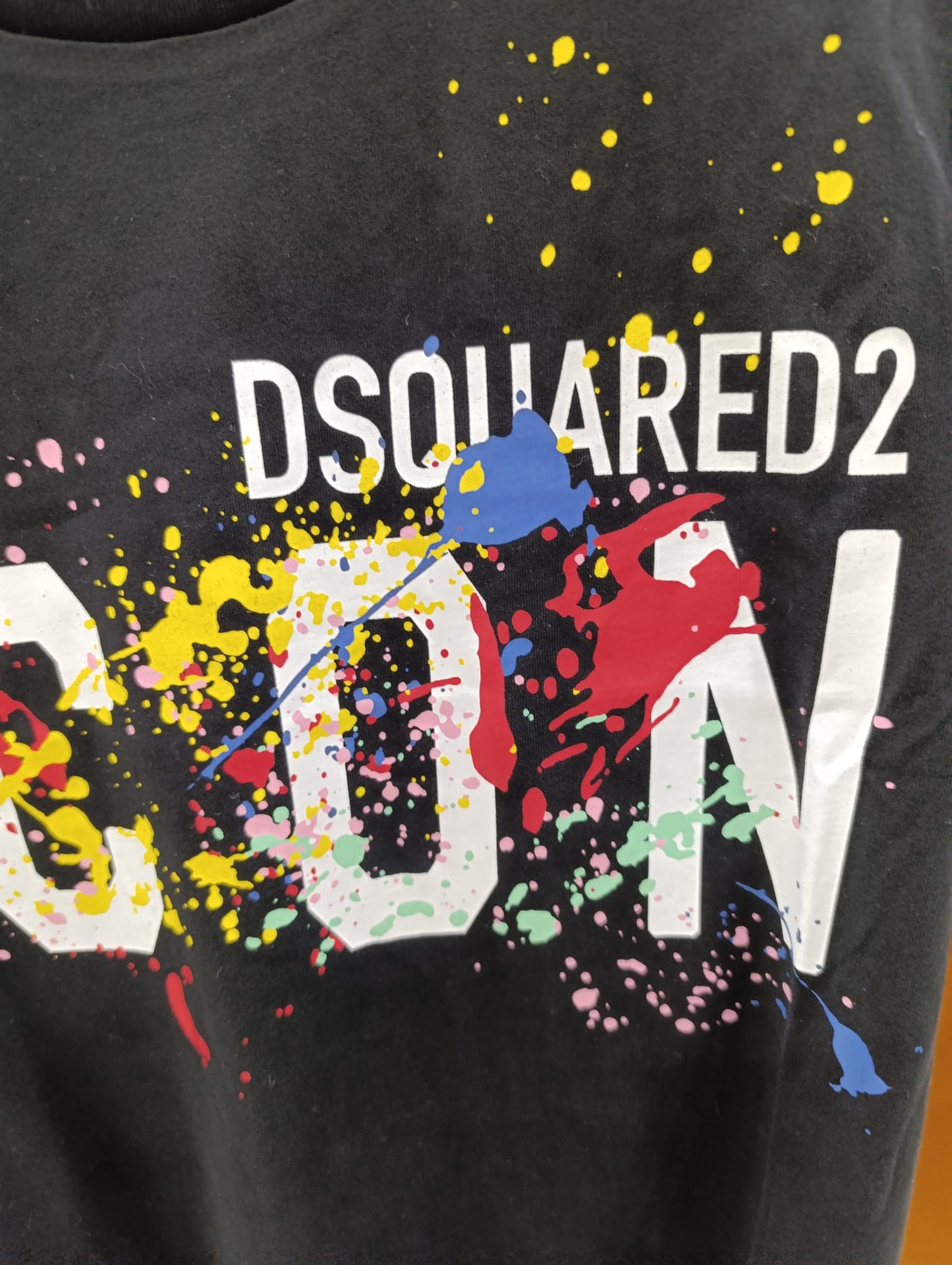T-shirt DSQUARED2 con maxi logo a schizzi 252